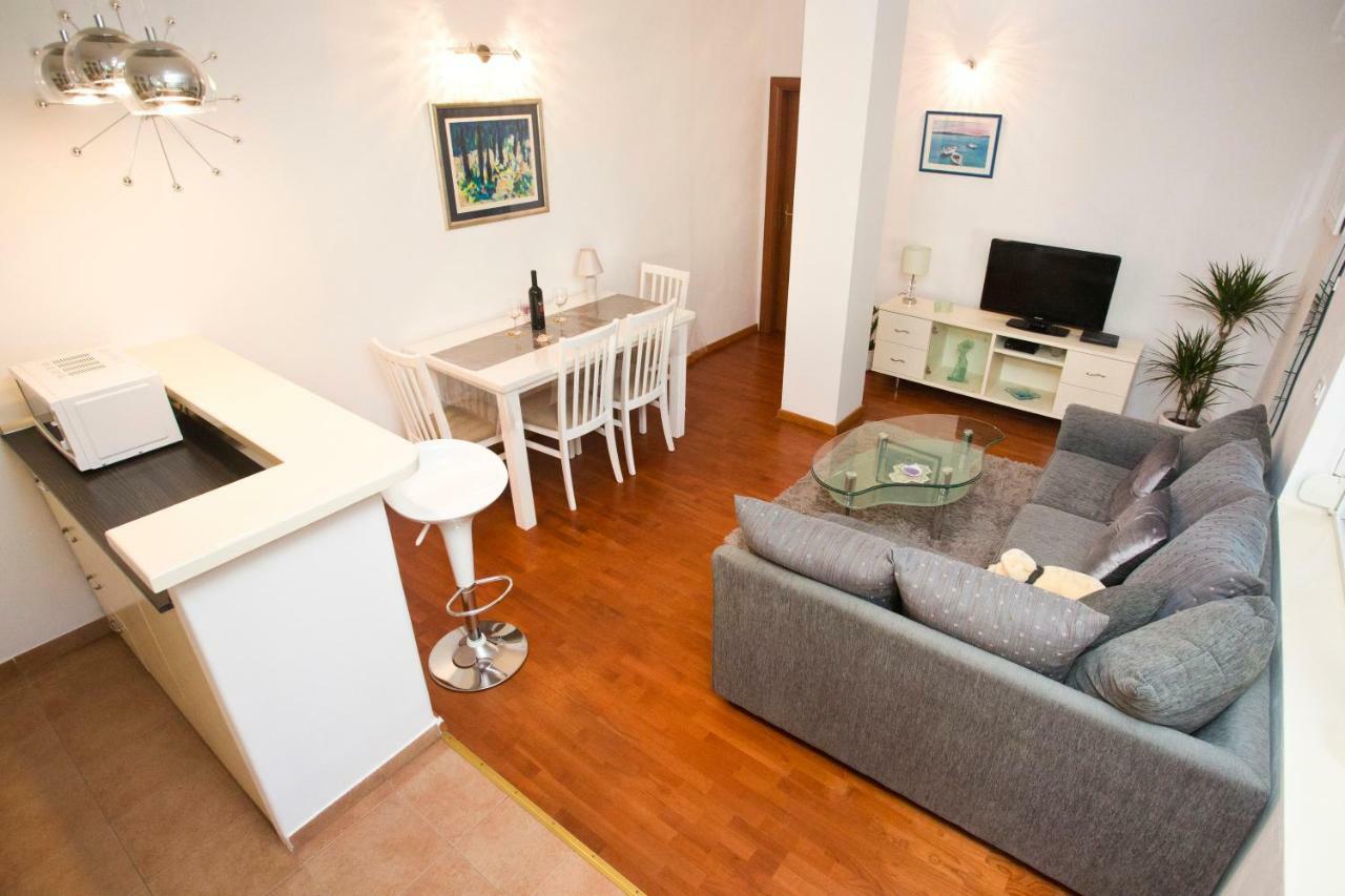 Tera Apartment Near Bacvice Beach And City Centre Split Exterior photo